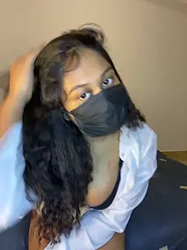 Monica  Bellucci   online show from 12/21/25, 02:46