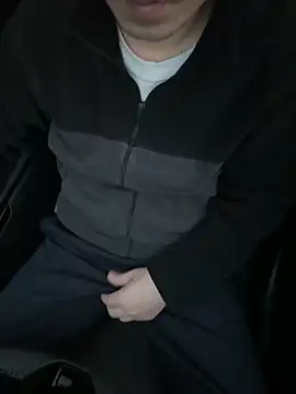 yichengm online show from 11/08/25, 10:04