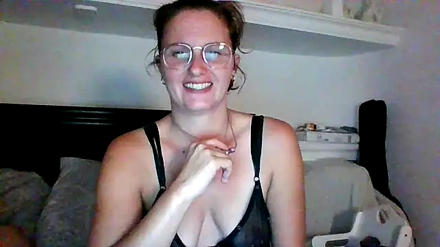 xcrazzycat online show from 10/20/25, 09:26