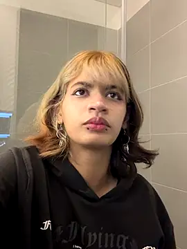 sukulaurens online show from 11/03/25, 02:46