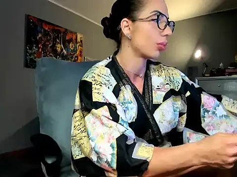 Alesyamuscledollxh online show from 02/02/26, 07:45