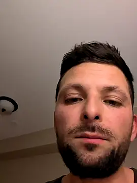 felipelon07 online show from 10/22/25, 01:39