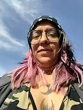 Abby 2-1 online show from 11/08/25, 08:29