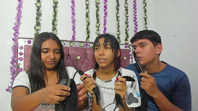 Snapshot of Extreme_Trio_Nomercy chatting on 10/19/25, 02:56 Extreme Trio Nomercy online show from 10/19/25, 02:56