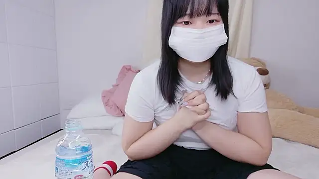 Nagi 25 online show from 10/11/25, 10:58