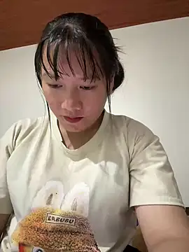 TrangNemo online show from 10/20/25, 09:21