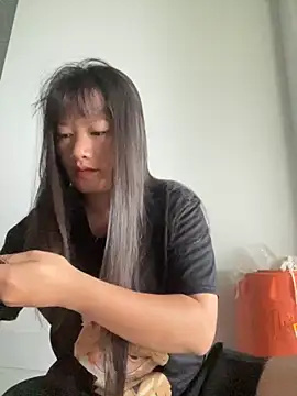 TrangNemo online show from 10/24/25, 11:45