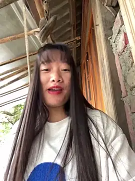 TrangNemo online show from 10/28/25, 12:25