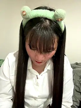 TrangNemo online show from 12/18/25, 09:04