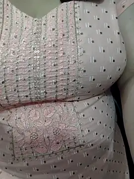 janvi 100 online show from 12/21/25, 07:59