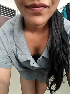 anshika0124 online show from 11/27/25, 05:31