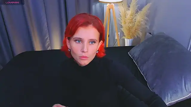 Snapshot of FoxxLina chatting on 10/12/25, 03:11 FoxxLina online show from 10/12/25, 03:11