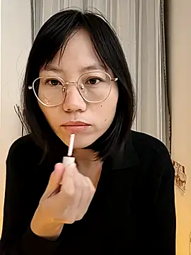 nini10052025 online show from 11/03/25, 07:04