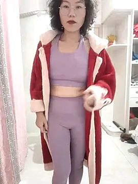 nini10052025 online show from 11/18/25, 01:00