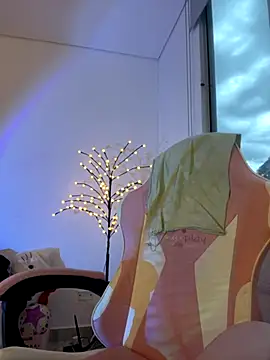 emi star online show from 11/19/25, 10:32