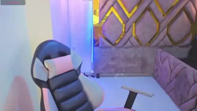 Addyy 02 online show from 01/12/26, 12:38