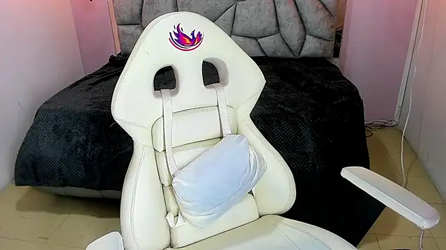 Addyy 02 online show from 04/10/26, 07:18