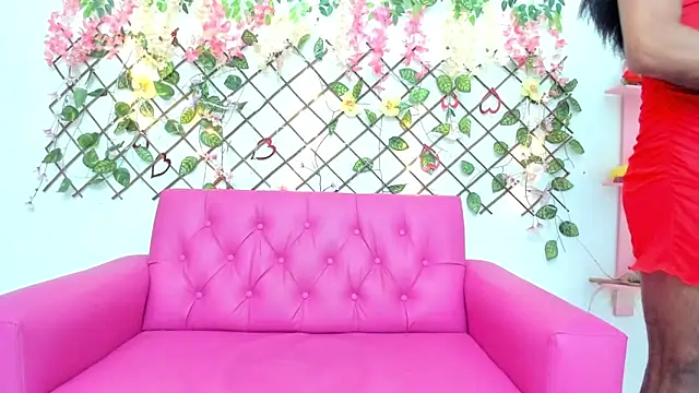 nahomy smiith online show from 04/20/26, 07:48