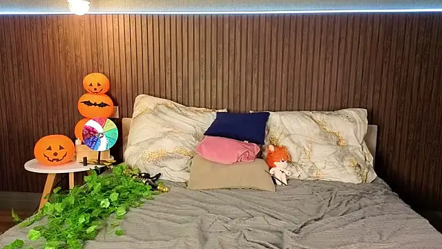 kitsun ne online show from 11/04/25, 08:30