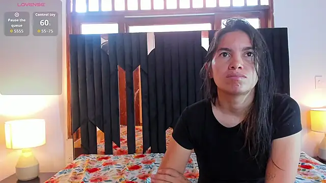 Sofy and Mia online show from 11/24/25, 12:38