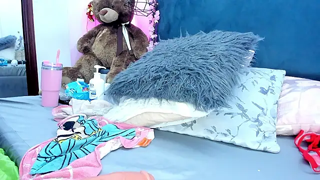 Emma Saylor online show from 02/15/26, 07:51