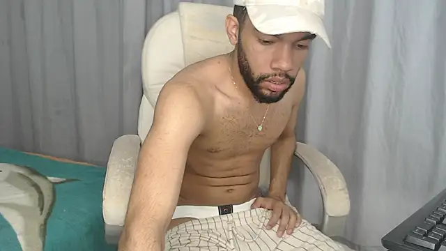 andresnoir  online show from 10/17/25, 02:30