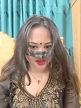 Beauty Queen Soniya online show from 04/07/26, 07:03