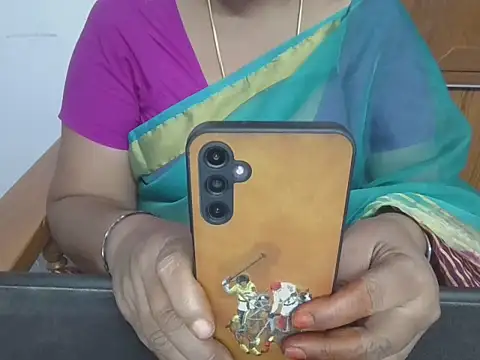 Snapshot of Tamil_Divyaa chatting on 10/06/25, 06:05 Tamil Divyaa online show from 10/06/25, 06:05