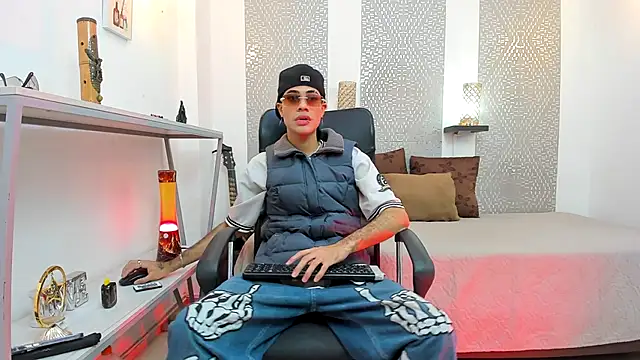 Snapshot of JacobBlackwell_ chatting on 10/12/25, 07:57 JacobBlackwell online show from 10/12/25, 07:57