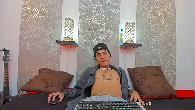Snapshot of JacobBlackwell_ chatting on 10/17/25, 08:11 JacobBlackwell online show from 10/17/25, 08:11