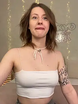 JessiJull online show from 04/17/26, 05:21