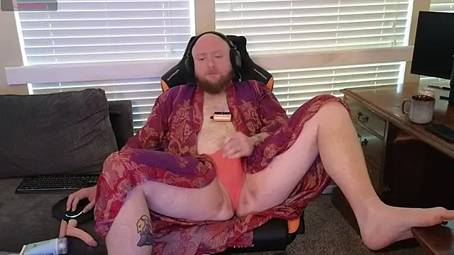 Snapshot of theballboy1 chatting on 05/11/26, 02:45 theballboy1 online show from 05/11/26, 02:45