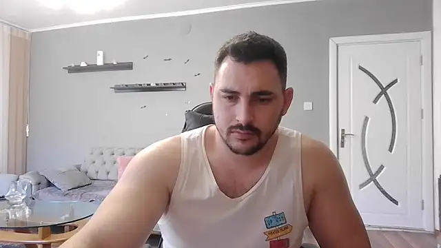 Snapshot of mastermute chatting on 03/01/26, 02:19 mastermute online show from 03/01/26, 02:19