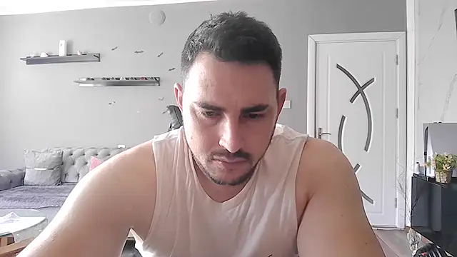 Snapshot of mastermute chatting on 03/04/26, 08:42 mastermute online show from 03/04/26, 08:42