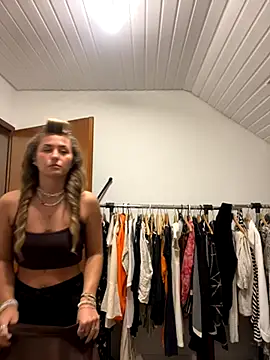 goddesemiiyy online show from 10/14/25, 10:32