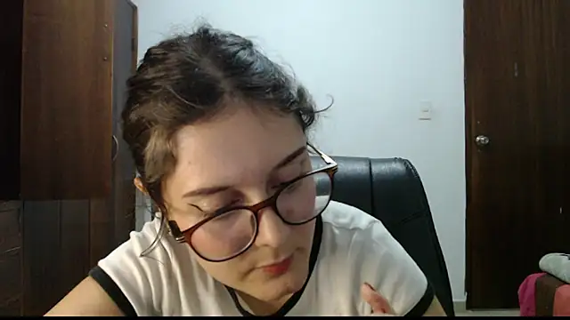 CarlaLorez online show from 05/19/26, 10:38
