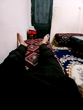 Snapshot of latarak321 chatting on 02/17/26, 06:03 latarak321 online show from 02/17/26, 06:03