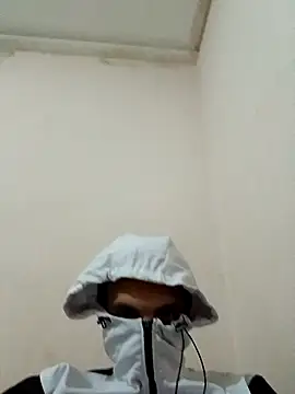 Snapshot of latarak321 chatting on 03/13/26, 09:10 latarak321 online show from 03/13/26, 09:10