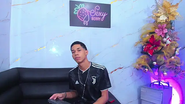 Little nicoll online show from 12/14/25, 10:36