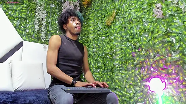 REDBRYAN EBANO online show from 10/22/25, 07:24