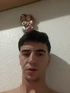 suarezz  online show from 10/06/25, 10:18