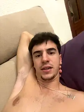 suarezz  online show from 10/17/25, 09:28