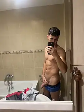 suarezz  online show from 10/28/25, 05:59