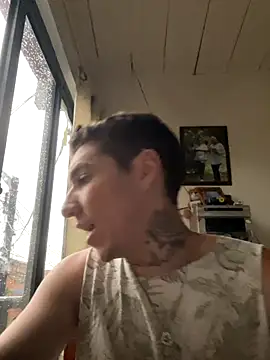 Snapshot of davidxxx_2012 chatting on 10/15/25, 10:32 davidxxx 2012 online show from 10/15/25, 10:32