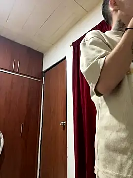 Snapshot of davidxxx_2012 chatting on 10/30/25, 04:30 davidxxx 2012 online show from 10/30/25, 04:30