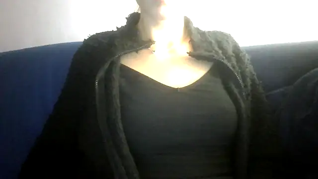 Snapshot of SuperValentina chatting on 10/16/25, 11:06 SuperValentina online show from 10/16/25, 11:06