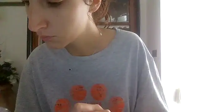 Snapshot of SuperValentina chatting on 10/21/25, 11:33 SuperValentina online show from 10/21/25, 11:33