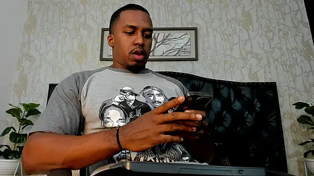 Snapshot of DenzelRios chatting on 06/12/26, 03:49 DenzelRios online show from 06/12/26, 03:49