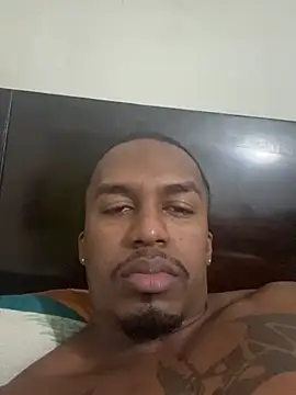Snapshot of DenzelRios chatting on 06/26/26, 03:00 DenzelRios online show from 06/26/26, 03:00