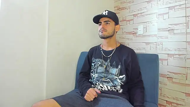 Snapshot of Master_King_Crazzy777 chatting on 10/10/25, 08:08 Master King Crazzy777 online show from 10/10/25, 08:08